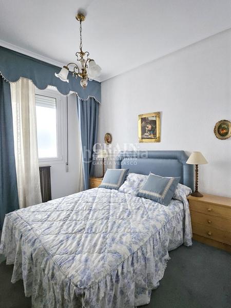 Foto 36aec47f-2a5a-4a47-a889-5e7dff4b025e. Pis amb calefacció aparcament a Centro Albacete