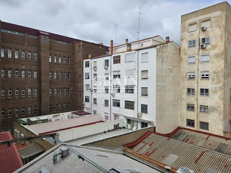 Foto 899569d2-03d9-4f66-bf6f-515a15076830. Pis amb calefacció aparcament a Centro Albacete