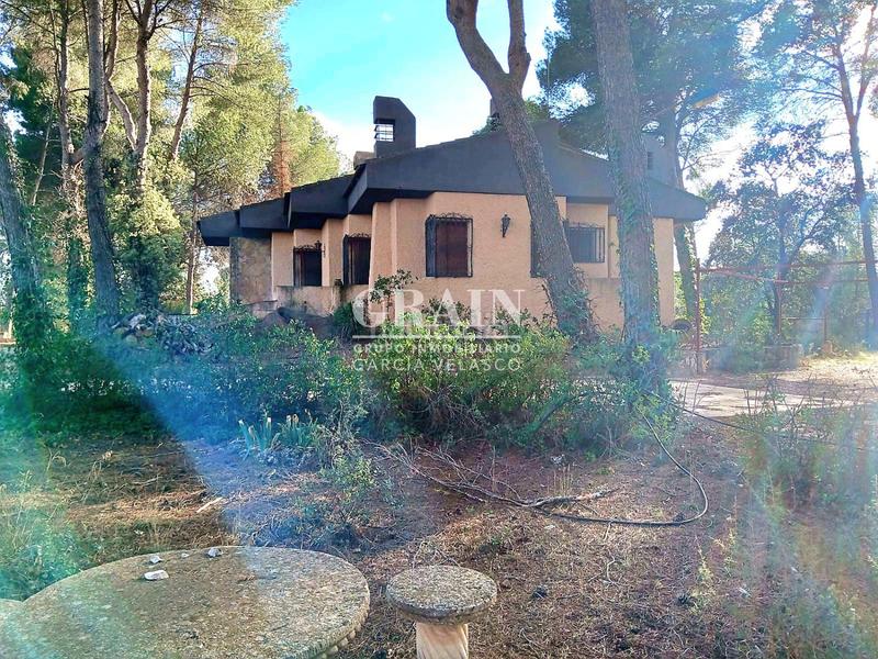 Foto 5b1b2667-f034-41f9-9bee-d3bcca3af4d1. Chalet  en venta en pinares del jucar, 4 dormitorios. en Albacete