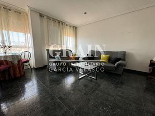 Piccolo appartamento in Fátima. Apartamento en venta en feria, 2 dormitorios.