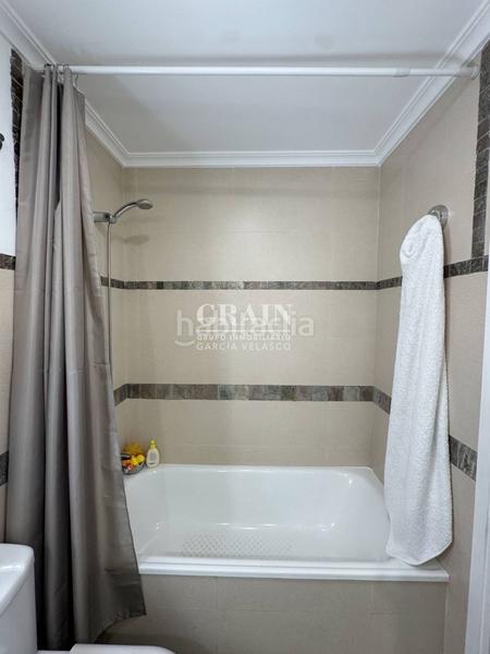 Foto 83fc5349-ac33-45f3-963c-b48eaab34744. Apartament amb calefacció aparcament a Centro Albacete