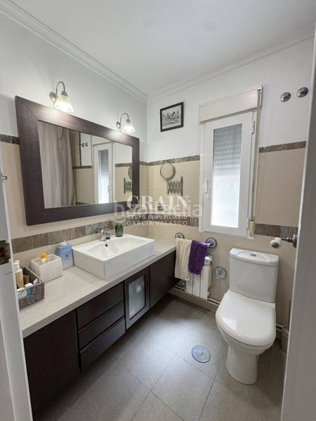 Foto b7a9a4e5-48d4-4f8b-9ba1-28dcab45087c. Apartament amb calefacció aparcament a Centro Albacete