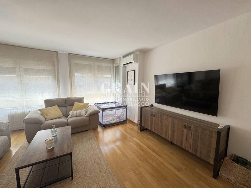 Foto c010df16-8ed4-4c44-aa9d-c364889ae9c7. Apartament amb calefacció aparcament a Centro Albacete