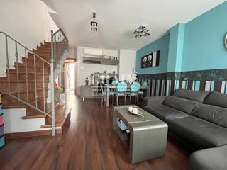 Maison jumelée à Chinchilla de Monte - Aragón. Adosado en venta en chinchilla de montearagon, 4 dormitorios.