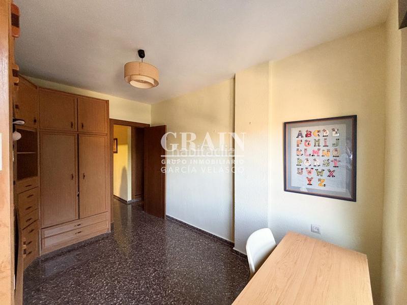 Foto 8c0bfedc-1000-405b-98dc-b38c2467e93e. Flat with heating parking in Estación Albacete