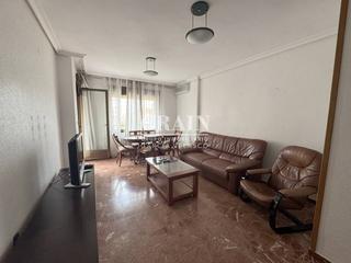 Rent Flat in Feria. Piso en alquiler en centro, 4 dormitorios.
