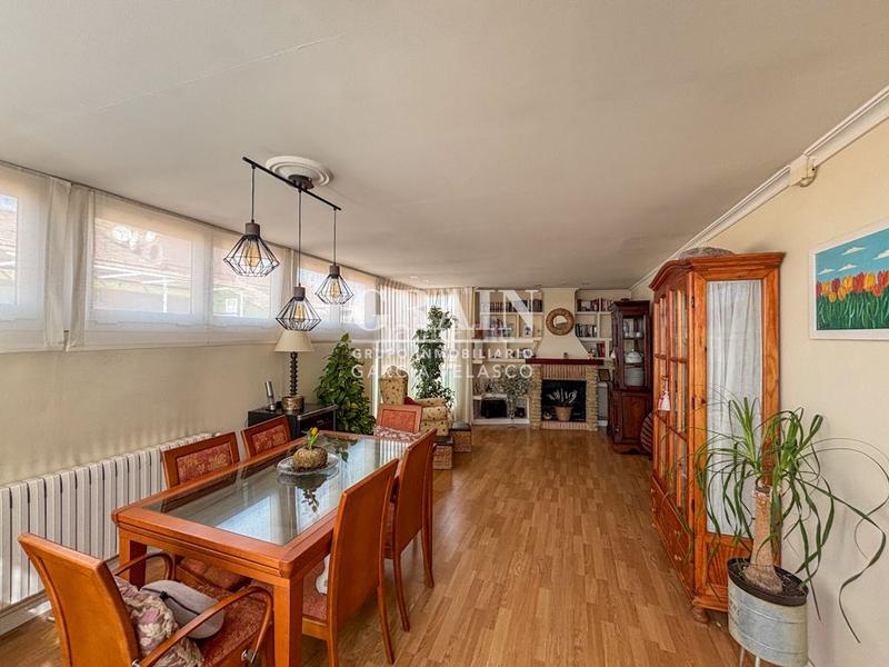 Foto edf4bcc0-d696-40e8-bb99-006f14946712. Dachwohnung mit heizung in Centro Albacete