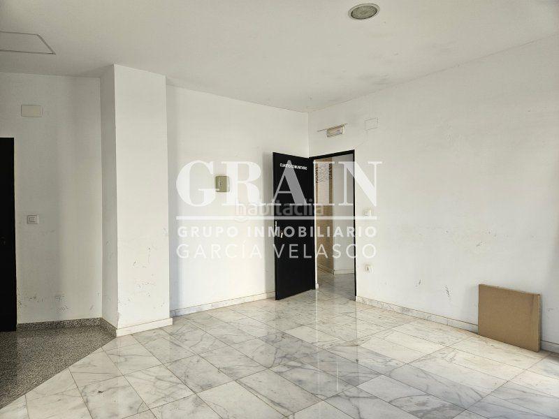 Foto b6dbec30-7fe7-489e-a7e7-9a2beacf8a2a. Pis amb calefacció aparcament a San Antonio Abad Albacete