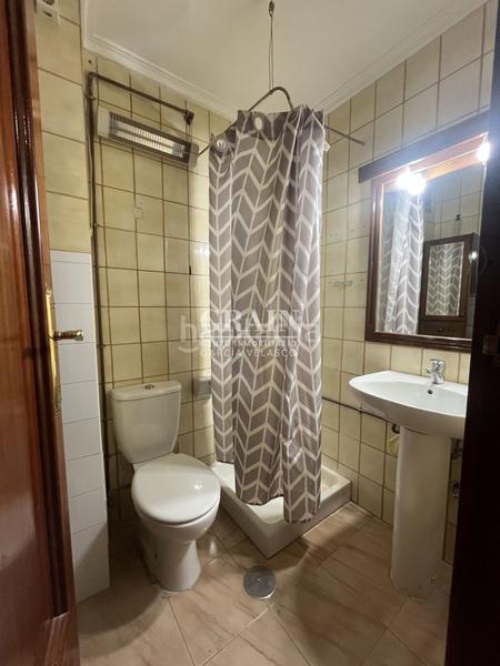 Foto 8ff538e4-7c56-4bf5-84bb-3f74329793b0. Appartement avec chauffage parking dans Hospital Albacete