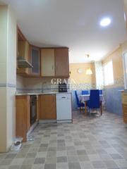 Appartamento in Ensanche - Franciscanos. Piso en venta en centro, 4 dormitorios.