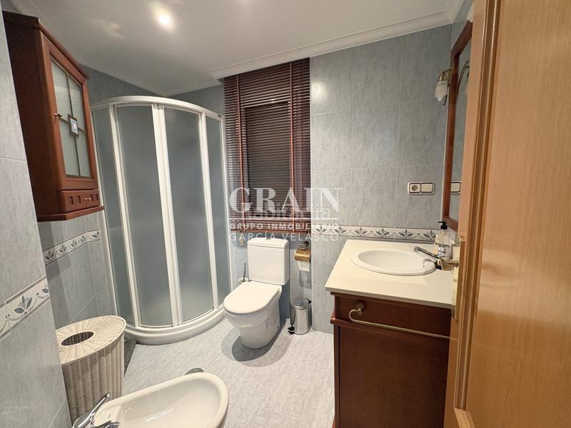 Foto 1caf2fdb-4062-4cd4-b062-543bb52a219d. Casa adossada amb calefacció aparcament piscina a Albacete