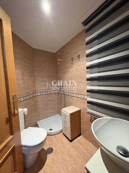 Foto b77c1f97-eeed-45c3-b0ad-b1562686ee92. Casa adossada amb calefacció aparcament piscina a Albacete