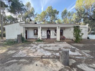 Chalet à Pedanías - Extrarradio. Chalet en venta en pinares del jucar, 5 dormitorios.