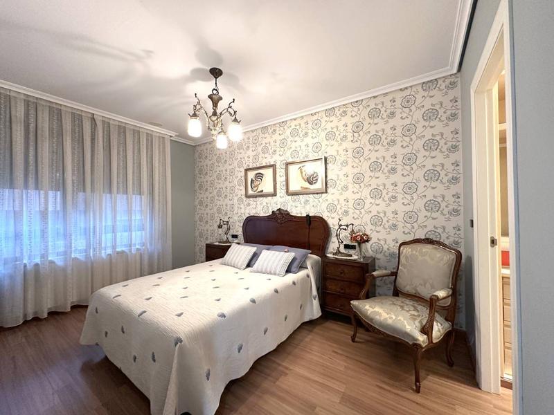 Foto b4f84827-e84d-43b1-926a-5689068cd3ae. Pis amb calefacció aparcament a Ensanche - Franciscanos Albacete