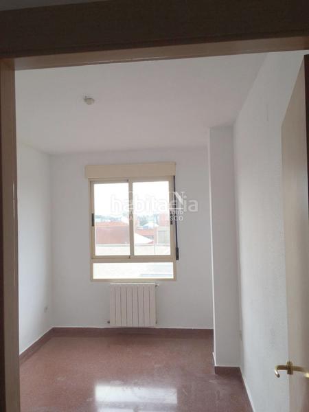 Foto b2da8488-9749-4d54-ac34-f4c560557551. Pis amb calefacció aparcament a Universidad Albacete