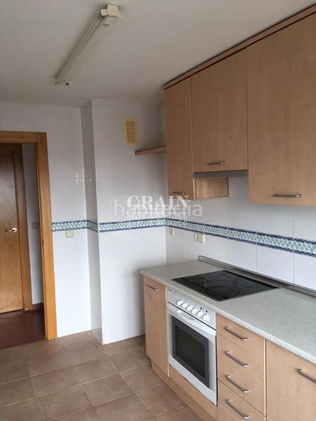 Foto ba27f5c6-2df3-4d7b-a7d1-cd930c5717a1. Pis amb calefacció aparcament a Universidad Albacete