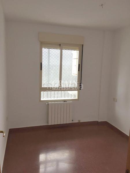 Foto f9b59cb1-e007-4233-a740-93d8fb81a7a7. Pis amb calefacció aparcament a Universidad Albacete