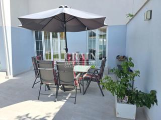 Reihenhaus in Universidad. Adosado en venta en campus, 6 dormitorios.