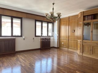 Flat in Carretas - Pajarita. Piso en venta en centro, 3 dormitorios.