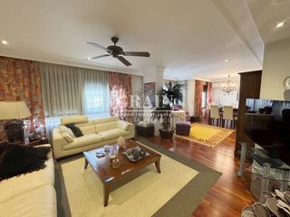 Lloguer Pis a Ensanche - Franciscanos. Piso en alquiler en centro, 4 dormitorios.