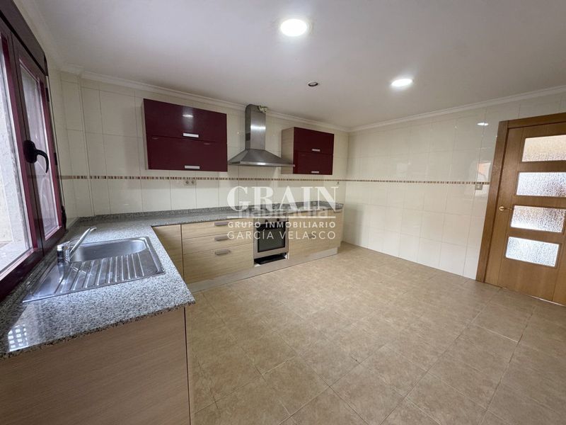 Foto 11e44f51-cd2d-4a51-acd8-0d090dc96a77. Casa adossada amb calefacció aparcament a Barrax