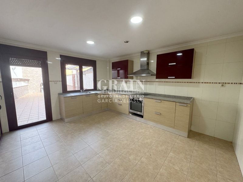 Foto 26e5414f-7553-4628-8cbf-77bfd8bd97d5. Casa adossada amb calefacció aparcament a Barrax