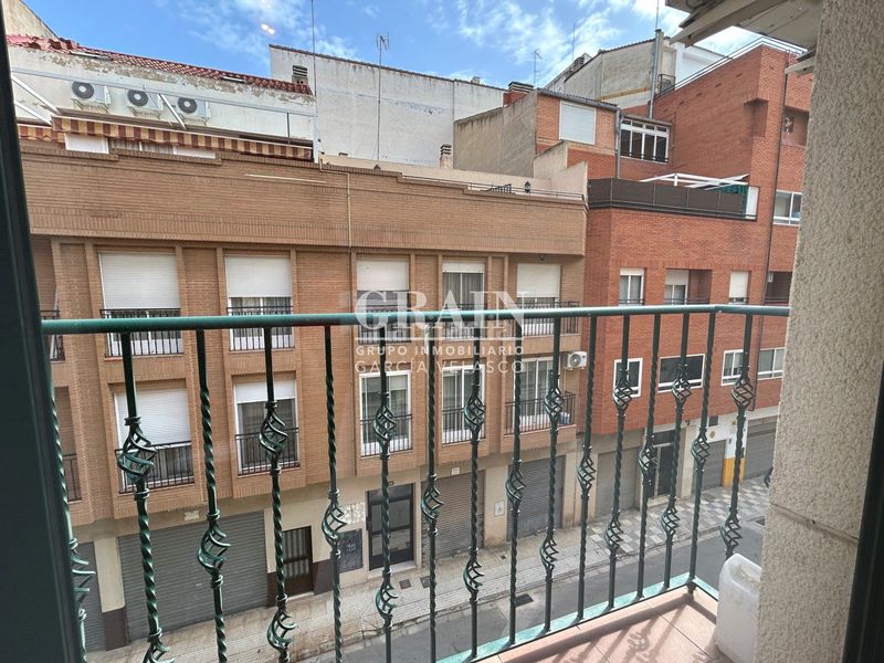 Foto eb31f0a7-6013-45d0-9004-955f24e41cbe. Àtic amb calefacció aparcament a San Pablo Albacete