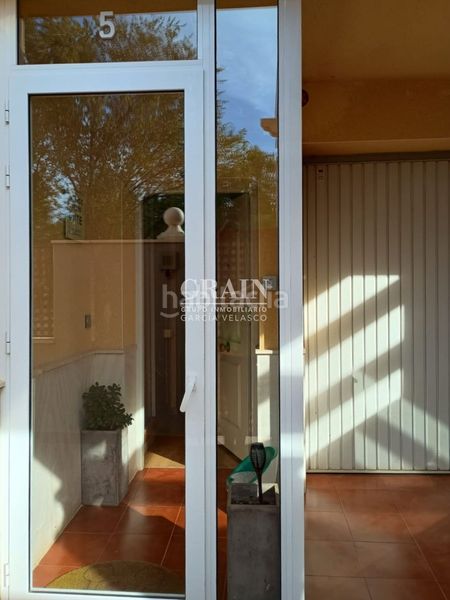 Foto 79754f92-7d8c-4804-ba7d-e0ce408245d5. Casa adossada amb calefacció aparcament piscina a Gineta (La)