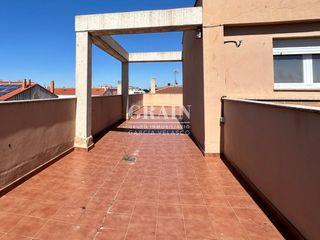 Affitto Casa a schiera in Facultad de Medicina. Adosado en alquiler en facultad de medicina, 4 dormitorios.