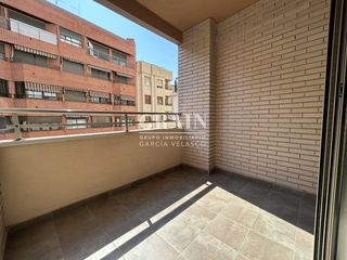 Rent Flat in Carretas - Pajarita. Piso en alquiler en centro, 3 dormitorios.