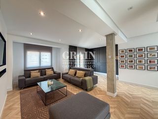 Rent Penthouse in Ensanche - Franciscanos. Atico en alquiler en feria, 3 dormitorios.