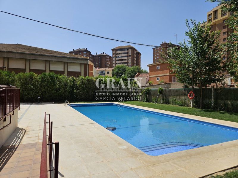 Foto b8365b1e-4cfb-4411-bd6c-2b3877f2c97a. Pis amb calefacció aparcament piscina a Estación Albacete