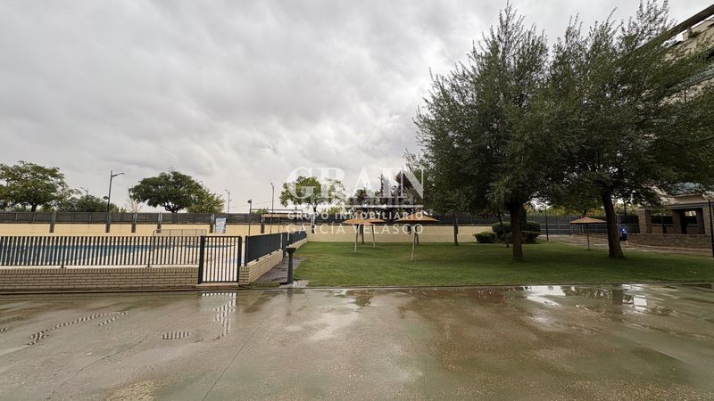 Foto ec9dd8b3-8d62-4bc9-9f64-983d454afa4a. Pis amb calefacció aparcament piscina a Facultad de Medicina Albacete