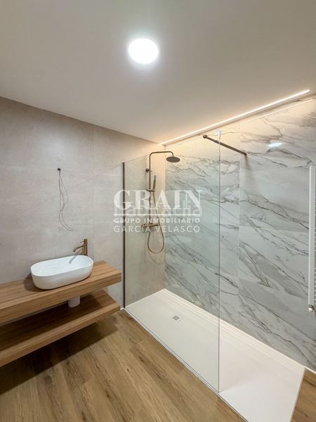 Foto 9ce2e915-b317-4e0b-8e1a-d63fa11f0f4e. Pis amb calefacció aparcament a Centro Albacete
