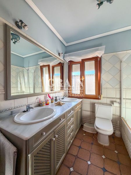 Foto 6b301f56-ae42-4e45-ad68-9473f4528744. Casa adosada adosado en venta , 3 dormitorios. en Barrax