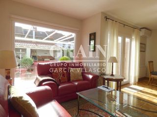 Casa adosada en Universidad. Adosado en venta en campus, 4 dormitorios.