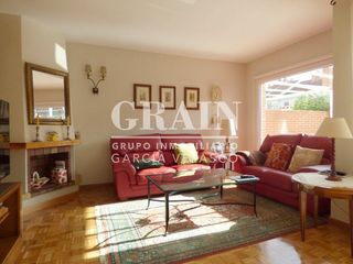 Casa adossada a Universidad. Adosado en venta en campus, 4 dormitorios.