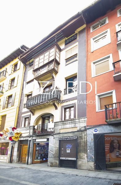 Foto a0c48b06-6d50-450c-9479-f5d482cdceec. Edificio en kale nagusia kalea 20 en Tolosa