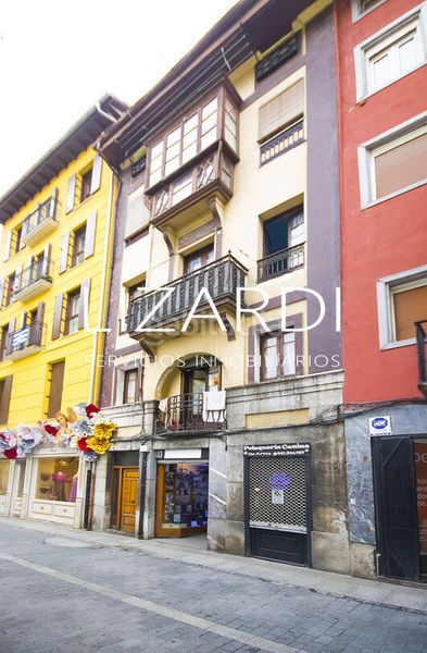 Foto ca13fa6a-52f3-4f46-a42c-338b744154c6. Edificio en kale nagusia kalea 20 en Tolosa