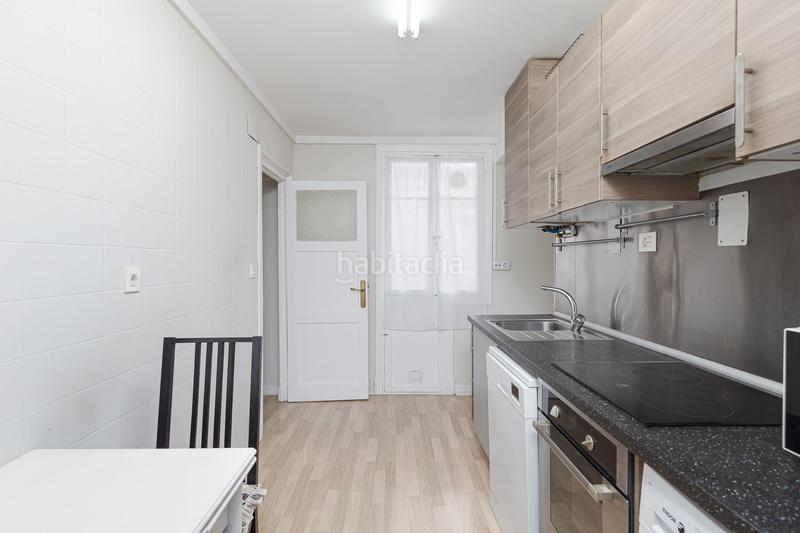 Foto 0a4e36f2-0498-4090-8776-3375e1a7a906. Apartament amb calefacció a Gros Donostia - San Sebastián