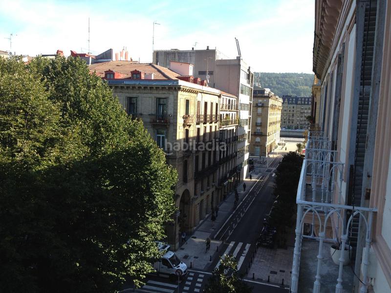 Foto 0e7d8cf2-6cc2-4701-ae92-6710a7543438. Alquiler piso vivienda vacía reformada recientemente en inmejorable situación en el centro de san sebastián en Donostia - San Sebastián
