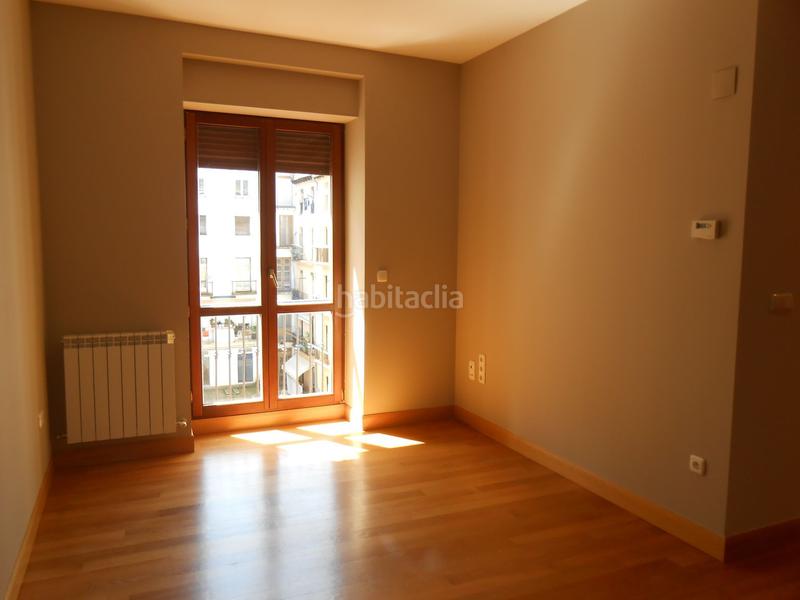 Foto 2b6e482a-032b-417a-9299-61c694858a52. Alquiler piso vivienda vacía reformada recientemente en inmejorable situación en el centro de san sebastián en Donostia - San Sebastián