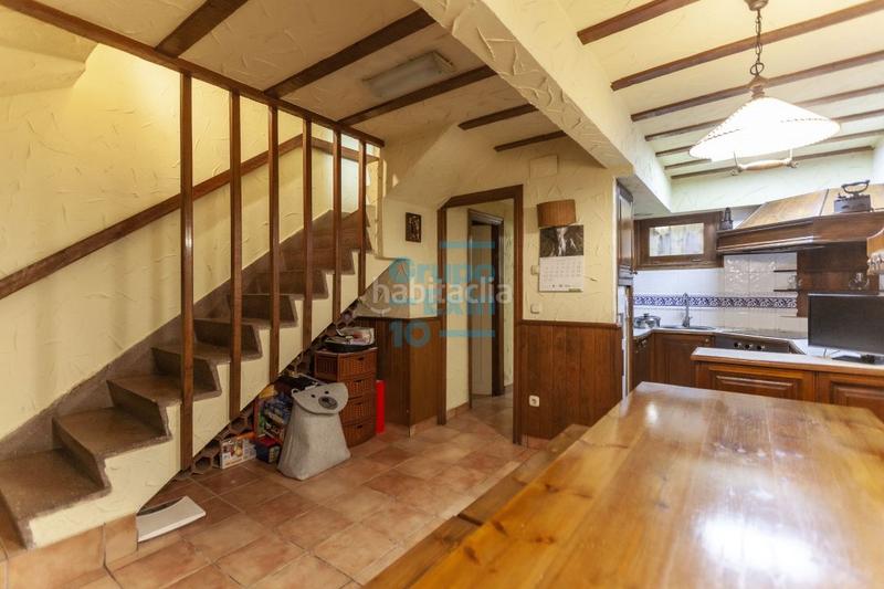 Foto 0ed7cc32-4e4b-4ff2-b48c-14c82242218f. Casa aparellada amb calefacció aparcament a Antiguo Donostia - San Sebastián