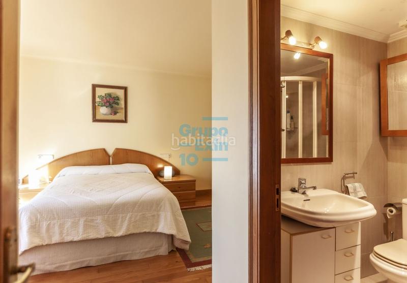 Foto 58e254cc-e538-4bc2-b740-75eb159ec162. Casa aparellada amb calefacció aparcament a Antiguo Donostia - San Sebastián