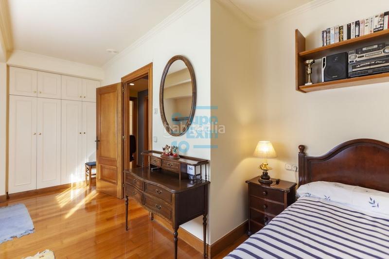 Foto 61a84701-3b28-4126-8647-d47f29ea43a7. Casa aparellada amb calefacció aparcament a Antiguo Donostia - San Sebastián