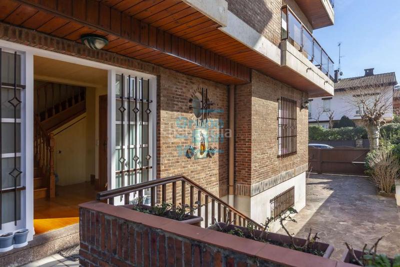Foto 8603f11d-e5cd-4f51-ac9b-a760b3fb2394. Casa aparellada amb calefacció aparcament a Antiguo Donostia - San Sebastián