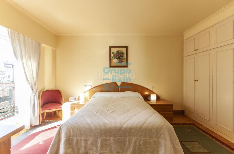 Foto e10e6bde-9cff-4869-8961-7807210b8df0. Casa aparellada amb calefacció aparcament a Antiguo Donostia - San Sebastián
