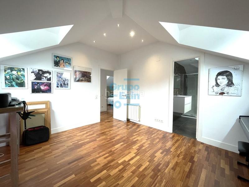 Foto baf84e91-7fbd-47c0-b25e-31cd7f0dda6b. Casa amb calefacció aparcament a Igeldo Donostia - San Sebastián