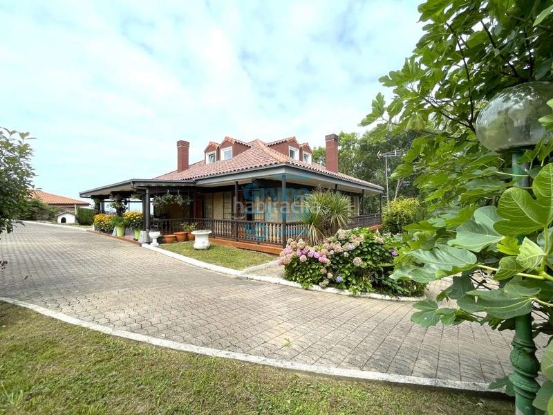 Foto e36d5744-7401-4de7-8a2c-e2b27821f666. Casa amb calefacció aparcament a Igeldo Donostia - San Sebastián