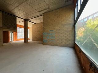 Locale commerciale en Portuetxe kalea 61. Portuetxe. local a pie de calle. 126 m2 todo en planta.